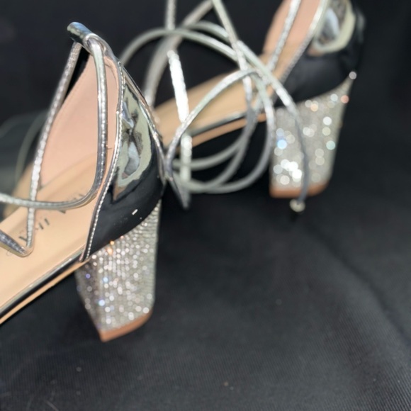 Lala Akia size 40 rhinestone - Picture 6 of 6